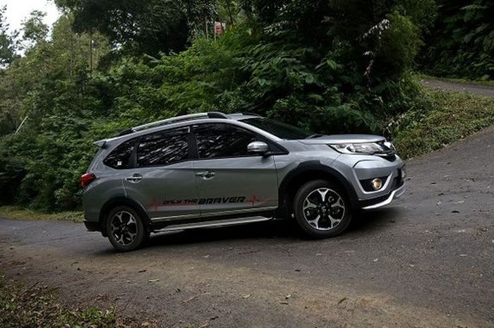 Bodi mobil Honda BR-V 2016 bergetar