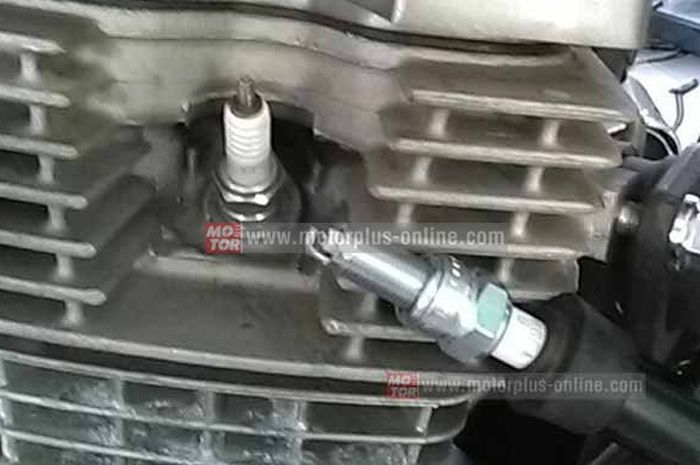 Menempelkan Busi Ke Mesin Motor Injeksi Bikin Ecu Bermasalah Gridoto Com