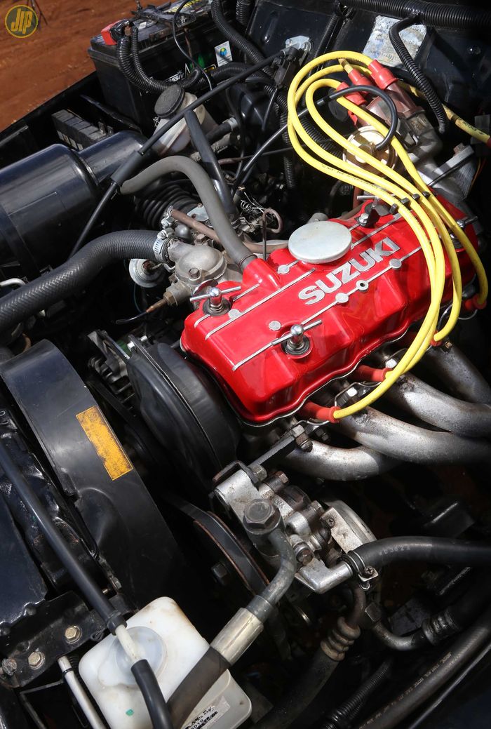 Mesin F10A Suzuki Jimny X1 ini masih dipertahankan. Cukup di overhaul supaya lebih tokcer. 