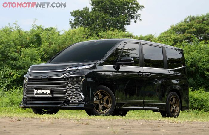 Modifikasi Toyota All New Voxy 2022