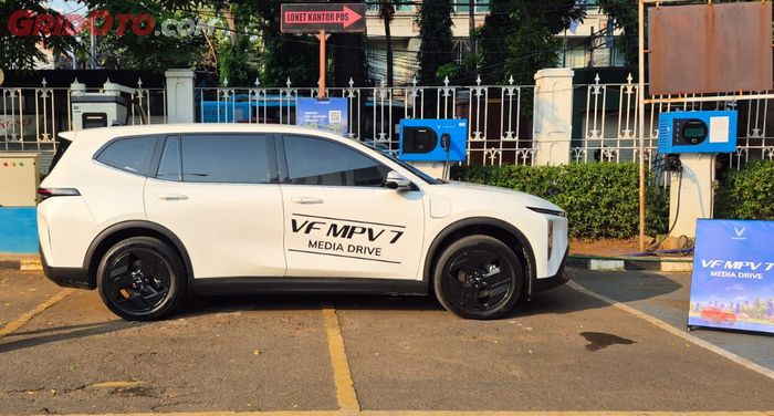 Tampilan samping VF MPV 7