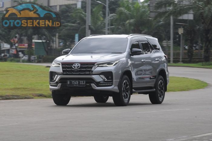 Spesifikasi dan kisaran harga Toyota New Fortuner Bensin tahun 2021 seken