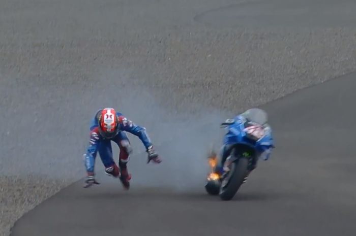 Motor Alex RIns terbakar di FP4 MotoGP Indonesia 2022