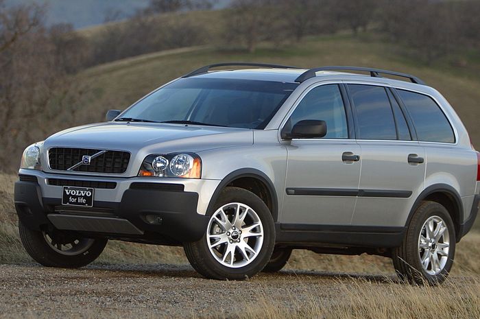  Volvo XC90 2003-2006 harga bekasnya mulai Rp 120 juta.