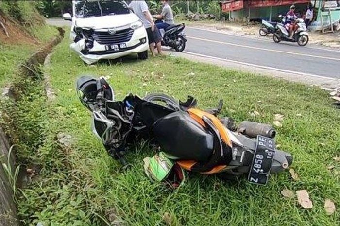 Kondisi Honda Vario 125 usai ditonjok keras Daihatsu Xenia di tikungan Kalipucang, Pangandaran, Jawa Barat