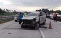 Bermaksud Mendahului, Toyota Innova Justru Tabrak Calya. Korban Sampai Terpental dari Kabin