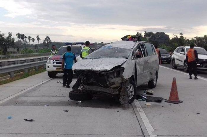 Kondisi Toyota Innova pasca kecelakaan