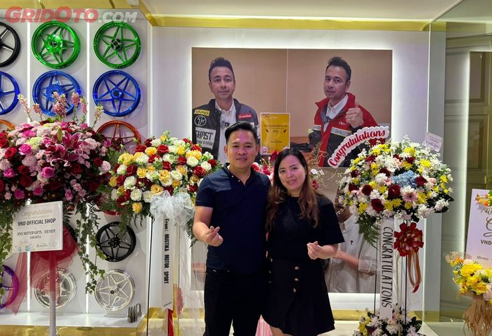 Vendy (kiri) hadirkan komponen modifikasi sesuai dengan tren 