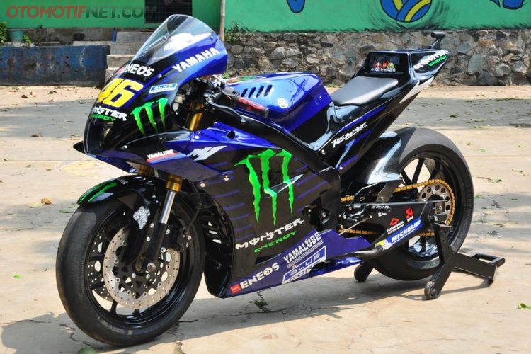 Yamaha V Ixion Berbaju Yzr M1 Kesan Sporty Muncul Berasa Tunggangan Valentino Rossi Gridoto Com