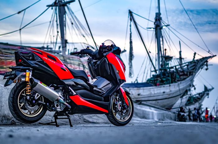 Yamaha XMAX juara 2 daily use Online Customaxi 2021