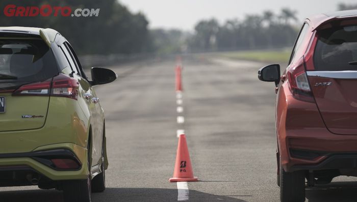 Honda Jazz RS lebih unggul dalam parameter performa dibanding Yaris 