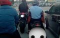 Cerita Ngeri Pengalaman Seseorang Tentang Bisa Mati Pakai Jaket Terbalik Saat Naik Motor