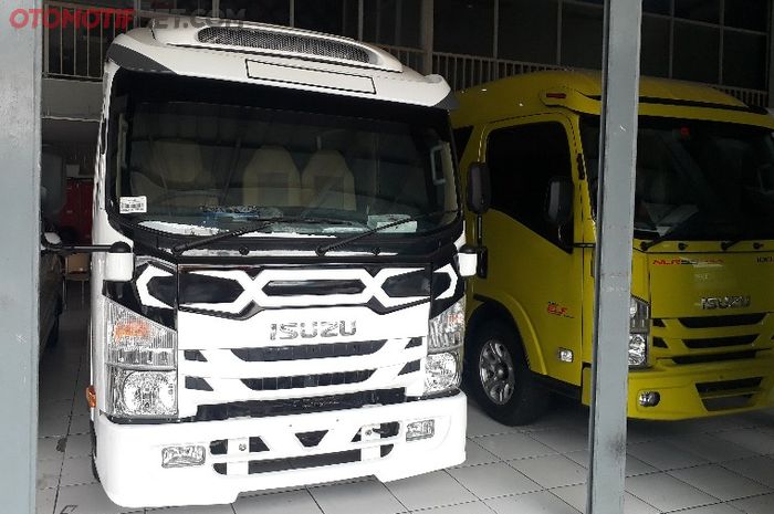 Micro bus Isuzu Elf dibanderol mulai Rp 415 juta di showroom Glourious Mitra Abadi (GMA)