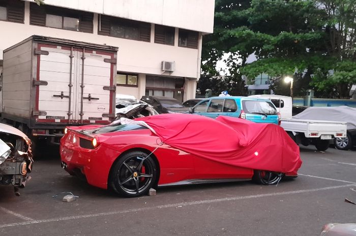 Ferrari 458 Italia di Subdit Gakkum Ditlantas Polda Metro Jaya di Pancoran, Jakarta Selatan