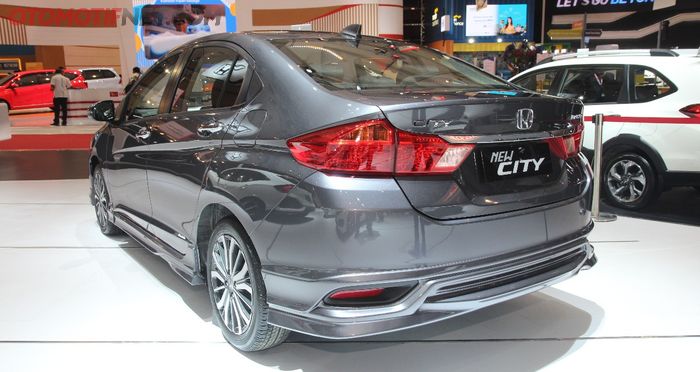 tampilan buritan New Honda City