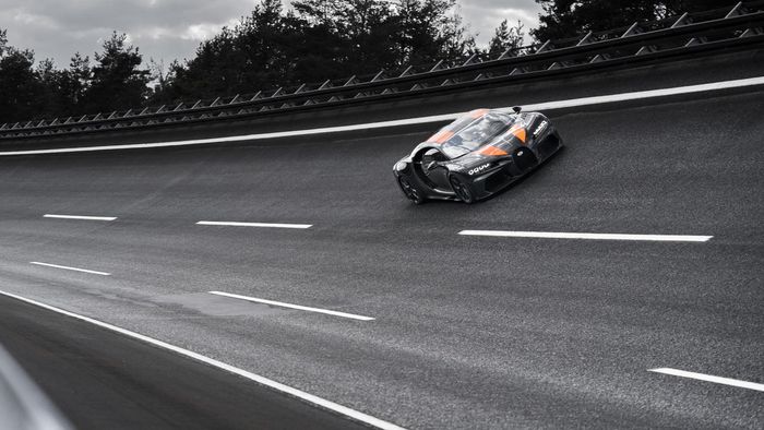 Pengiriman unit Bugatti ditunda