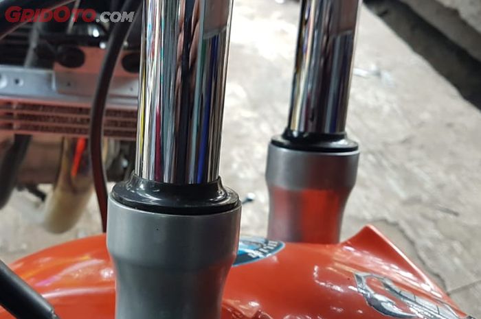 Ilustrasi sil dan as sokbreker depan