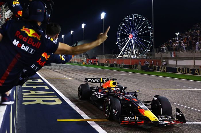 Pembalap tim Red Bull, Max Verstappen tampil sebagai pemenang balap F1 Bahrain 2023, Minggu (5/3) malam