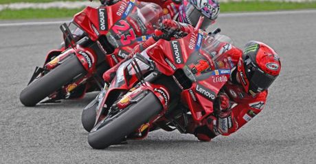 Terbukti Curang di MotoGP Malaysia, Kok Tidak Ada Hukuman Buat Bagnaia dan Bastianini?