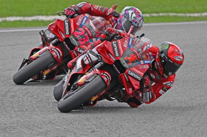 Enea Bastianini dan Francesco Bagnaia melanggar batas minimum tekanan angin ban di race MotoGP Malaysia 2023