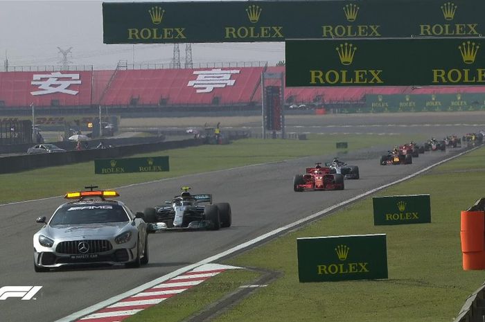 Safety car di GP F1 China masuk pada saat yang kurang tepat bagi pembalap yang berada di depan, Valtteri Bottas dan Sebastian Vettel