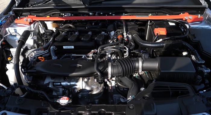 Modifikasi All New Honda Civic dipasangi strut bar di kap mesin