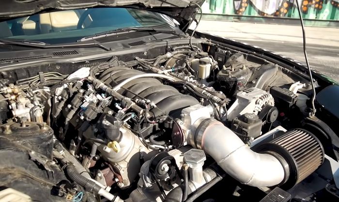Mesin LS3 V8 6.200 cc terpasang pada Mazda RX-7