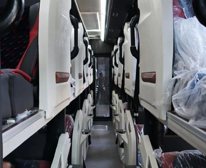 Interior bus baru PO Logos, seluruh kursinya menggunakan model sleeper seat.