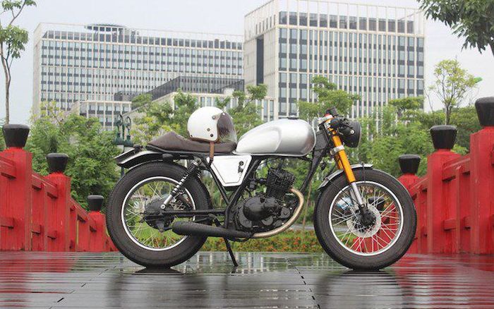 Cafe racer dari Suzuki Thunder 125.