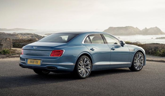 Tampilan belakang Bentley Flying Spur Mulliner
