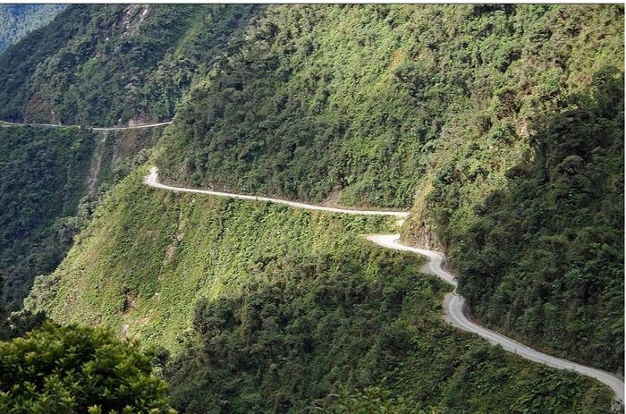 Kondisi jalur  di Noreth Yungas Road