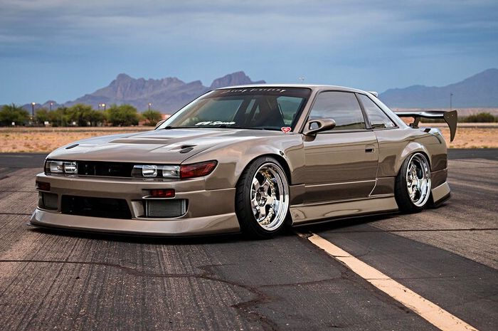 Modifikasi Nissan Silvia S13 alias Nissan 240SX gaya street racing milik Justin Derendal