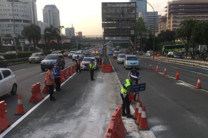 Urai Kepadatan Lalu Lintas menjelang masuk Tol, Jasa Marga menambah lajur darurat di GT Semanggi 2