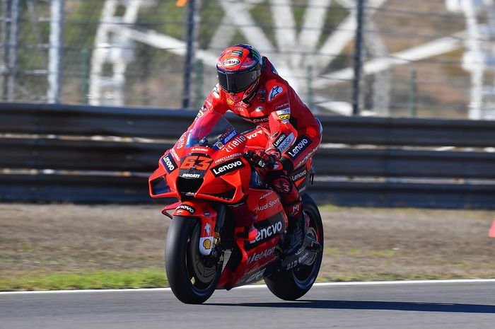 Francesco Bagnaia Raih Pole Position Usai Cetak Rekor Baru di kualifikasi MotoGP Algarve 2021