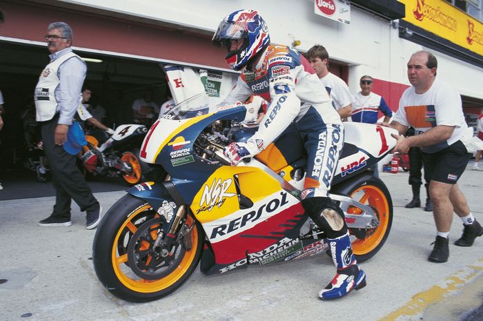 Michael Doohan menjadi andalan tim Repsol Honda di kelas 500 cc pada GP Motor 1996