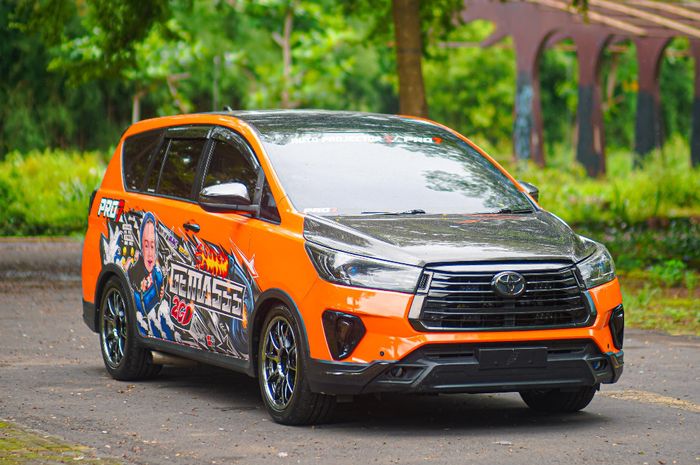 Modifikasi Toyota Kijang Innova Reborn bergaya samlong asal Yogyakarta