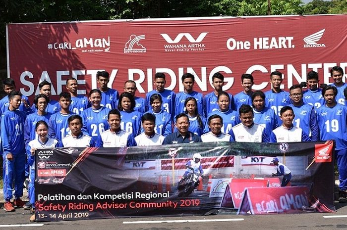 Peserta Regional Safety Riding Advisor Community 2019