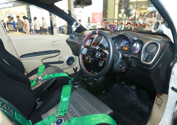 Modifikasi Honda Mobilio E 2016