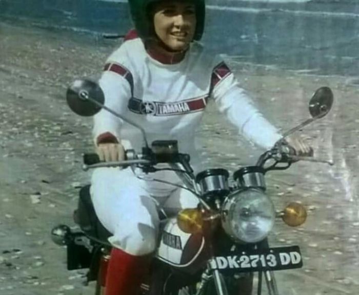 Iklan Yamaha RS100 motor sport di zamannya