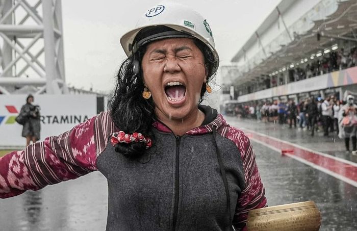 Potret Rara sang pawang hujan MotoGP Mandalika.