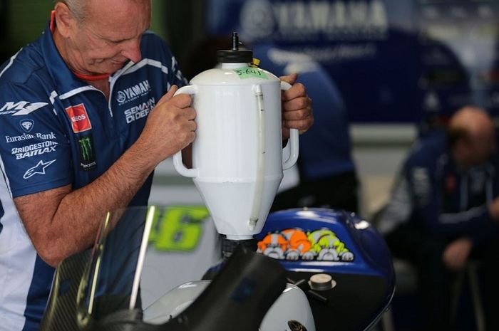 Dalam MotoGP bensin yang digunakan punya spesifikasi khusus
