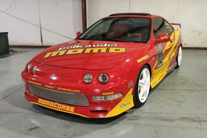 Modifikasi Honda Integra bergaya street racing di film Fast and Furious 2001