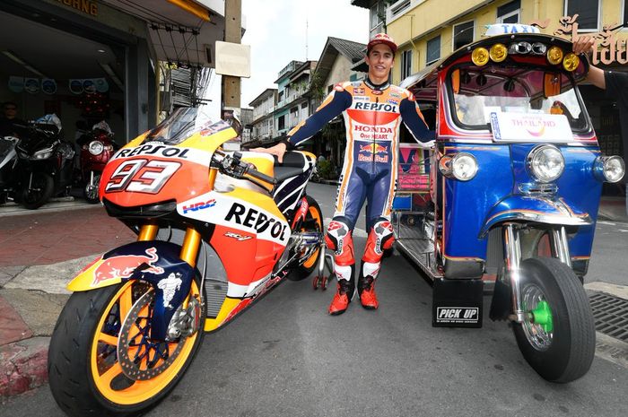 Marc Marquez naik tuktuk jelang MotoGP Thailand