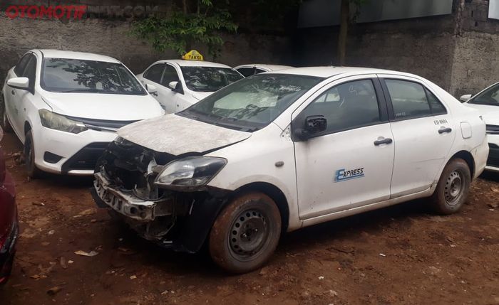 Jajaran Vios Limo gen 2 dan 3 eks taksi Ekspres yang siap dimodifikasi