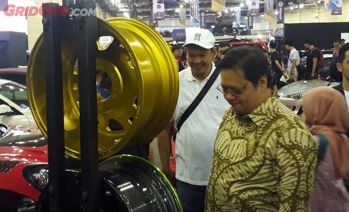 Menteri Perindustrian melihat ragam pelek aftermarket