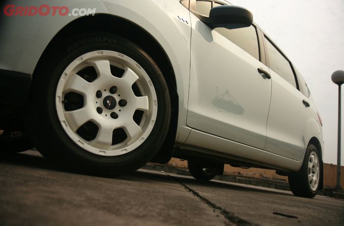 Suzuki Ertiga bergaya rally look 