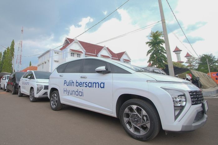 PT Hyundai Motor Manufacturing Indonesia (HMMI) dan PT Hyundai Motors Indonesia (HMID) bersama-sama memberikan donasi kepada para korban Gempa di Cianjur, Jawa Barat.