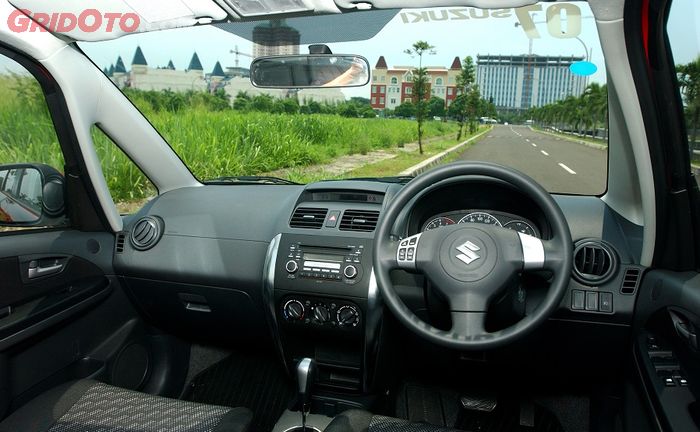 Interior Suzuki SX4 2007