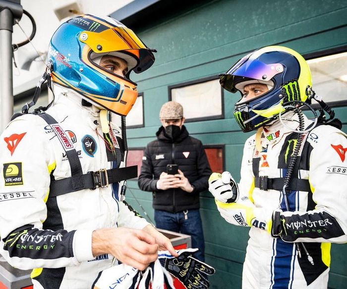 Sebagai persiapan mengikuti balapan Gulf 12 Hours pada tahun depan, Valentino Rossi dan Luca Marini melakukan uji coba di sirkuit Misano