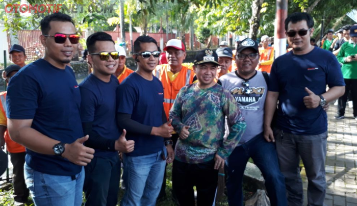 Para Rider Balikpapan foto bersama dengan Walikota Banjarmasin, H. Ibnu Sina